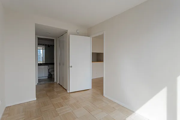 Rented by Bond New York | media 9