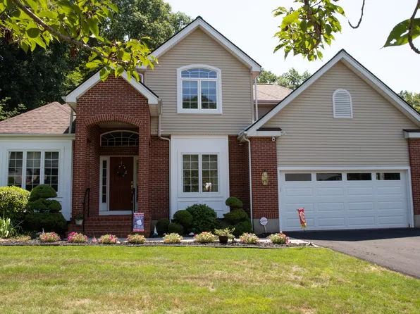 66 Ash Drive, Hamden, CT 06518