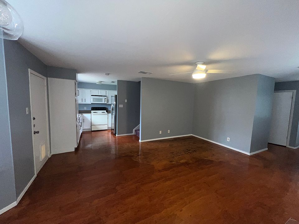 Dinning area and kitchen entrance.