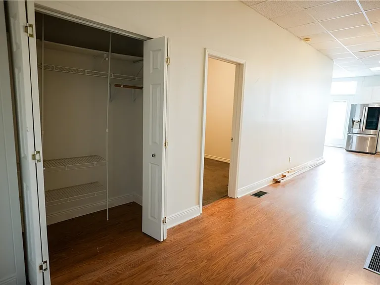 112 Farquhar St #1 — Photo 11