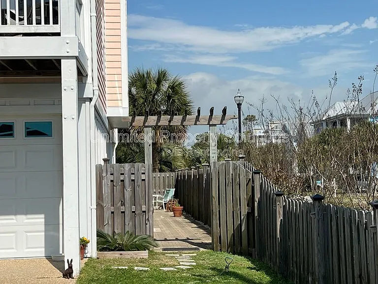 700 Ocean Blvd #1 — Photo 16