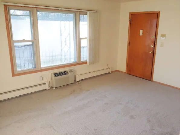 4284 S Whitnall Ave #7, Milwaukee, WI 53207