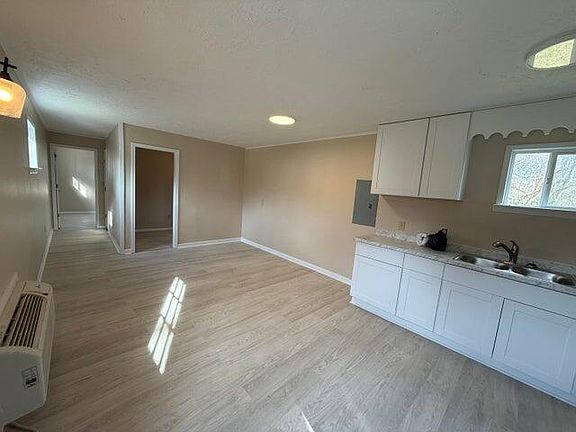5th image of 232 W Legion Cir