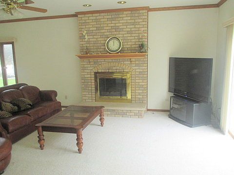 5th image of 408 E Diane Dr