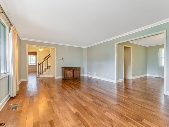 5th image of 296 Andersen Rd