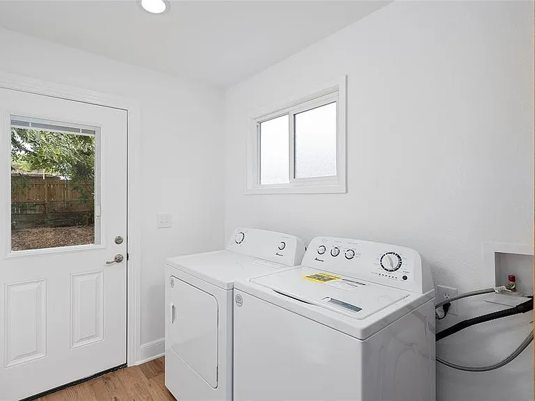 3103 E 16th St — Photo 24