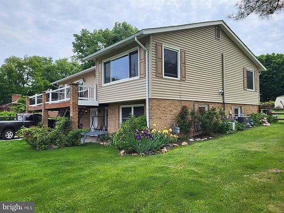 3rd image of 88 Sunset Dr
