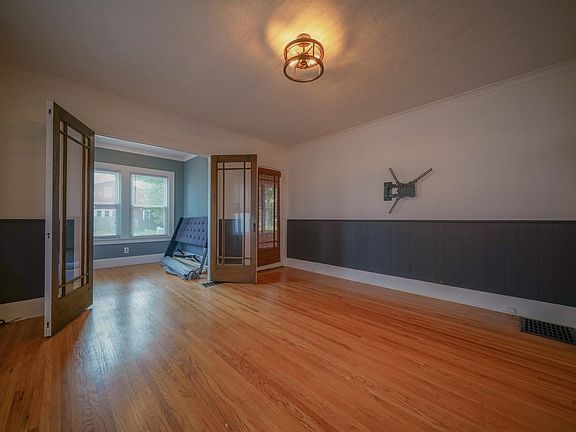 5th image of 320 River Ln