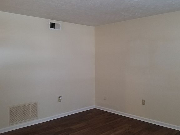 3rd image of 3212 Springfield Dr #3212SPRINGFIELDDR-1