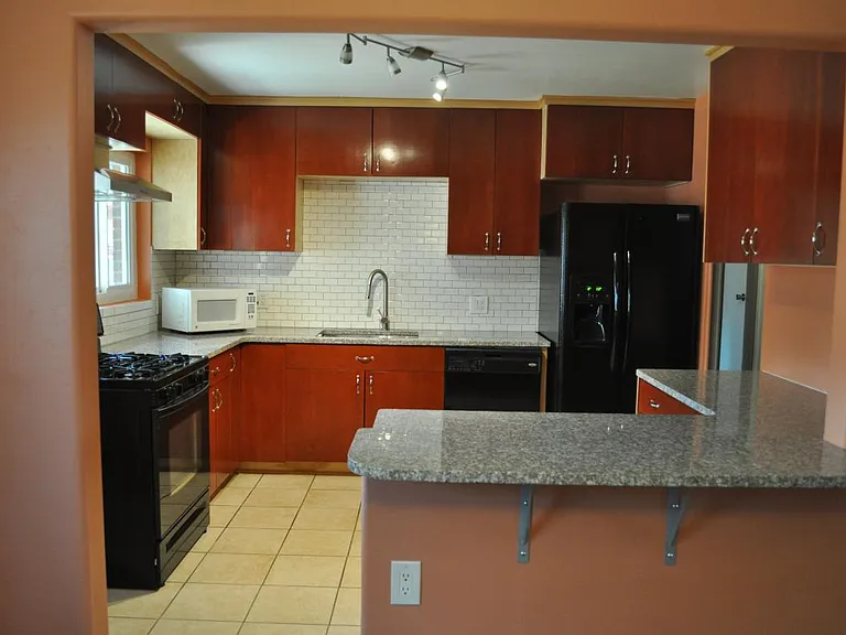 2514 Wyoming Blvd NE — Photo 9