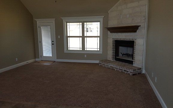 5th image of 3961 Caroline Ln