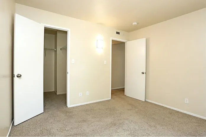 Villaggio Homes — Photo 9