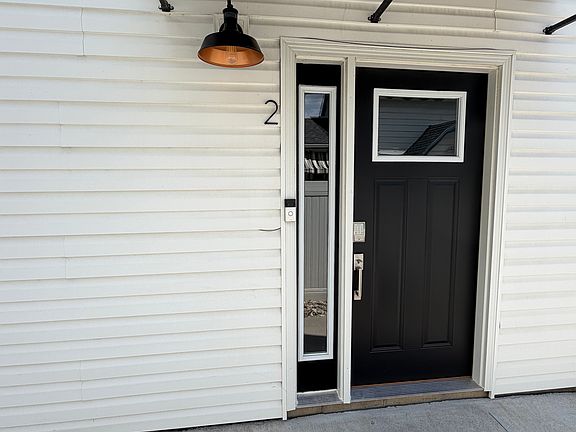 2nd image of 3826 S 47th St #2