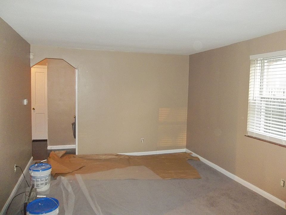 Living Room (view 1)