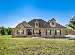 1079 Abbey Ct, Cave Springs, AR 72718