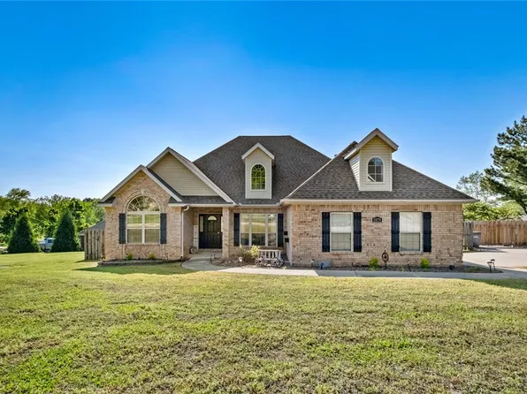 1079 Abbey Ct, Cave Springs, AR 72718