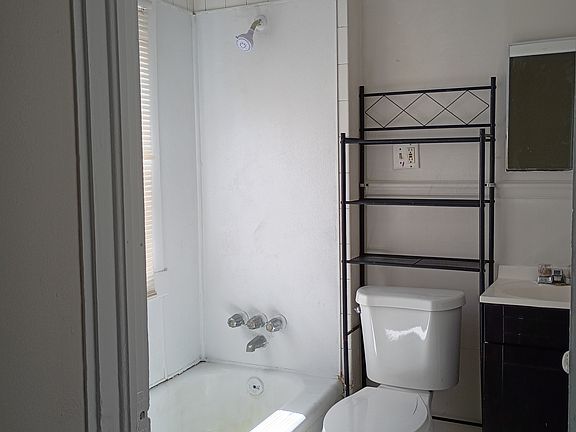 5th image of 518 6th Ave SW #5