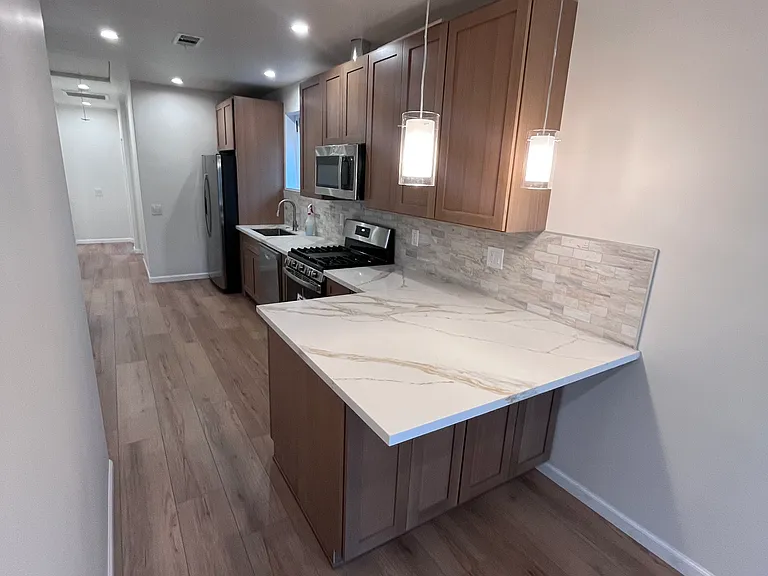116 W Micheltorena St — Photo 3
