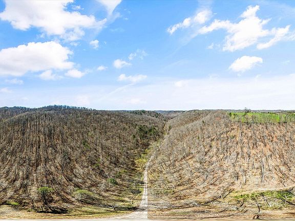 3rd image of 515 Robinson Rd