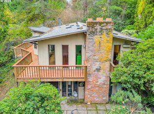 940 SW Dolph Ct, Portland, OR 97219