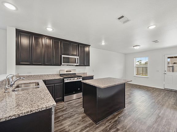 2nd image of 2611 Lapwing Dr