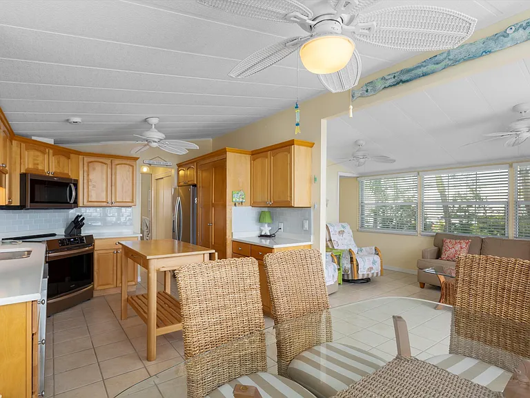 701 Spanish Main Dr #415 — Photo 13