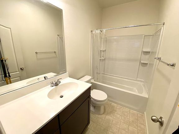 2nd image of 1371 Lee Pl