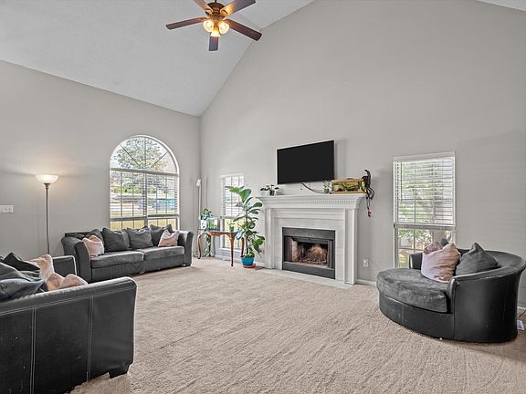3rd image of 273 Ashbrook Dr