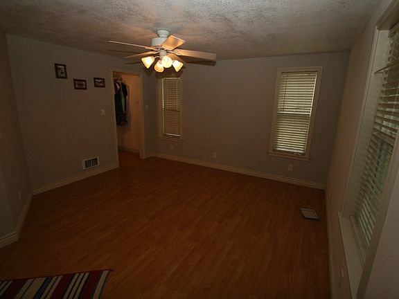 4th image of 23216 146th Ave E