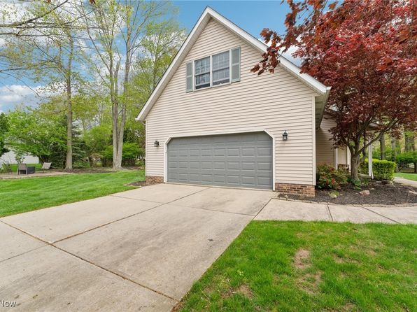 344 Longspur Rd, Highland Heights, OH 44143