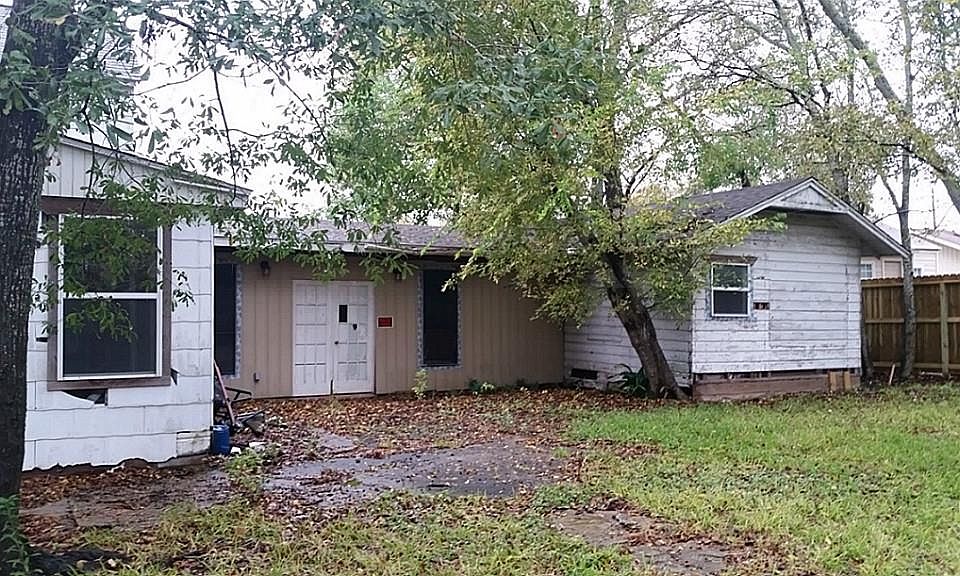 1st image of 2206 Louisiana St