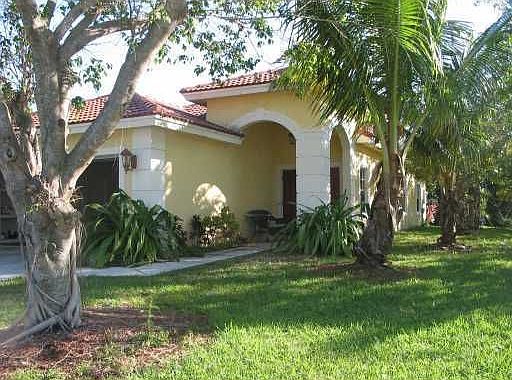 2nd image of 334 NW 1st Ave
