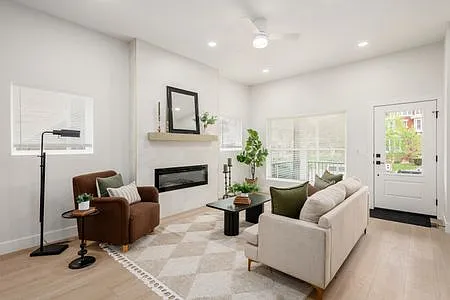 3 bed, 3.5 bath, 2019 sqft, $2,700 — Photo 4