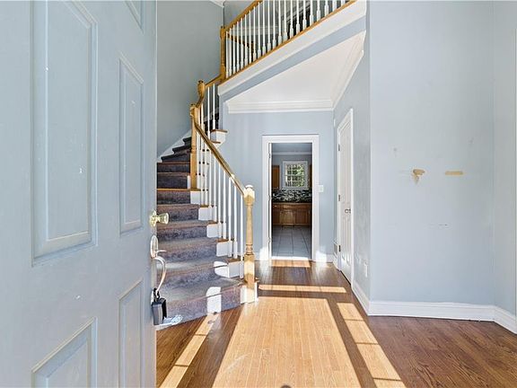 5th image of 3322 Hunters Hill Dr