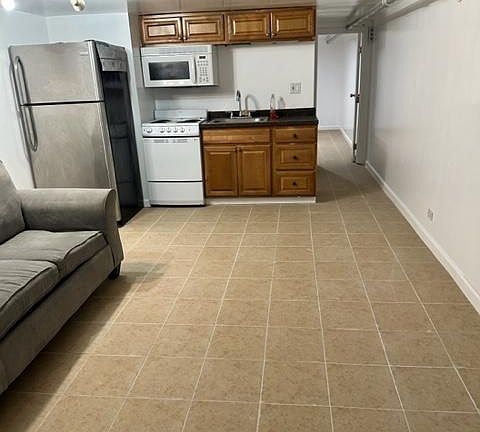 Kitchen & Living area