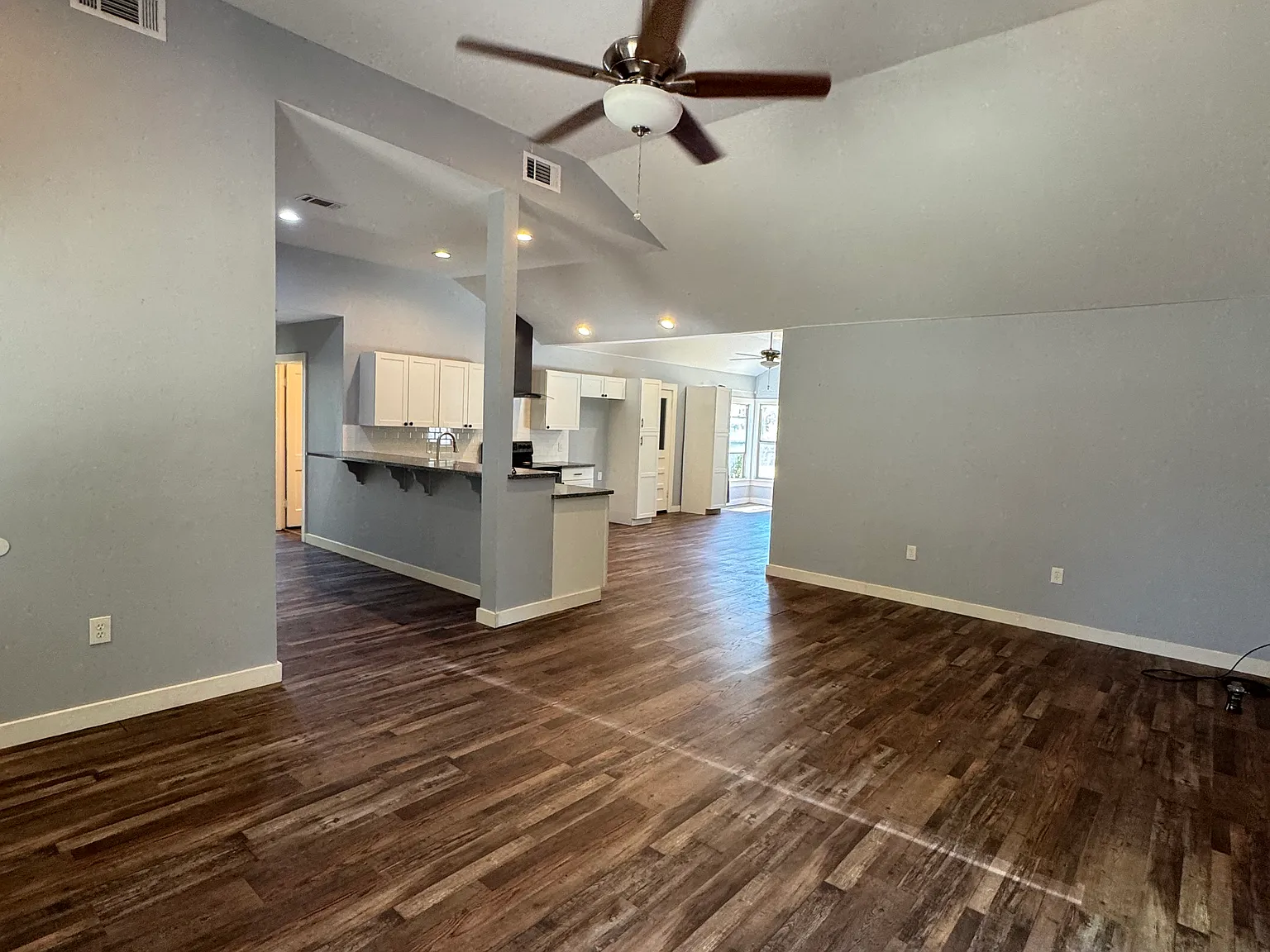 3 bed, 1400 sqft, $1,900 — Photo 3