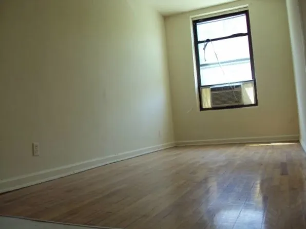 210 7th Ave, New York, NY 10011