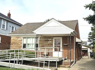 6624 Maple St, Dearborn, MI 48126