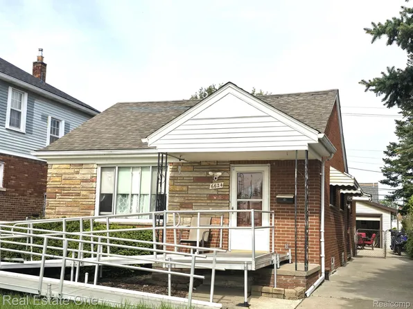 6624 Maple St, Dearborn, MI 48126