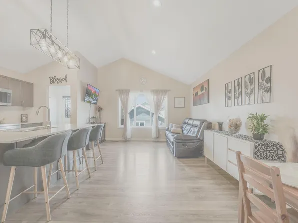 16024 12th Ave SW, Edmonton, AB T6W 2W6