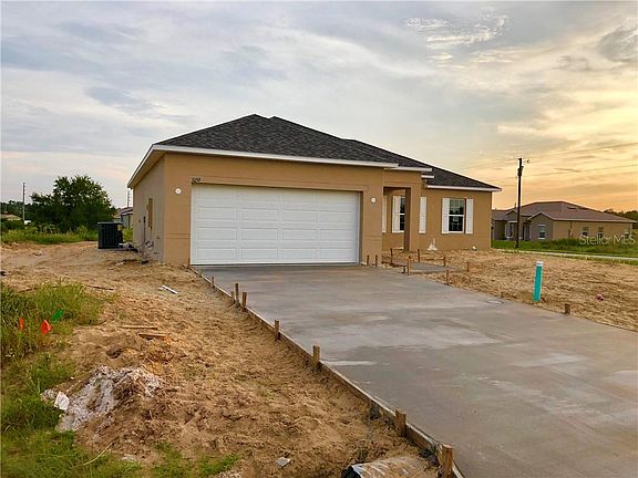2nd image of 1059 Desmoines Ln