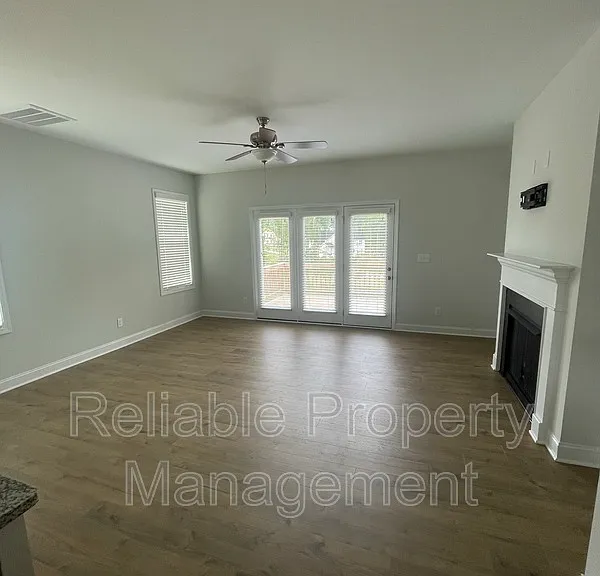 237 Brisbane Dr — Photo 8