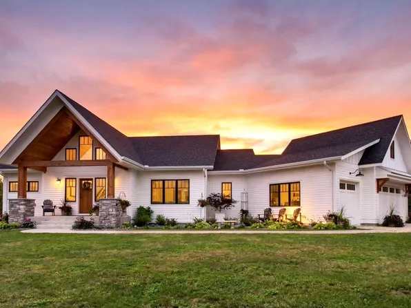 411X Wells Lake Court Dr, Faribault, MN 55021