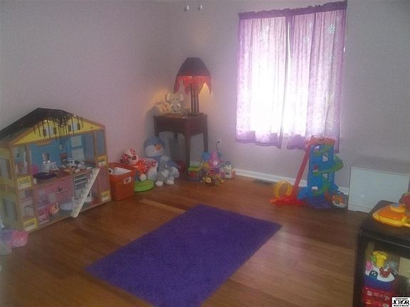 5th image of 105 Arthur Dr