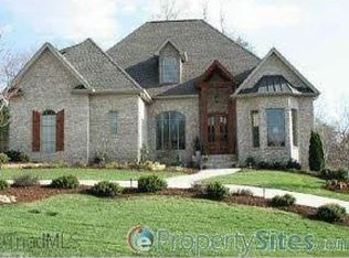 2136 Cherrywood Dr, Clemmons, NC 27012