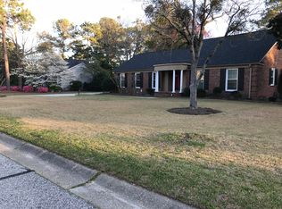 2711 Mirror Lake Dr, Fayetteville, NC 28303