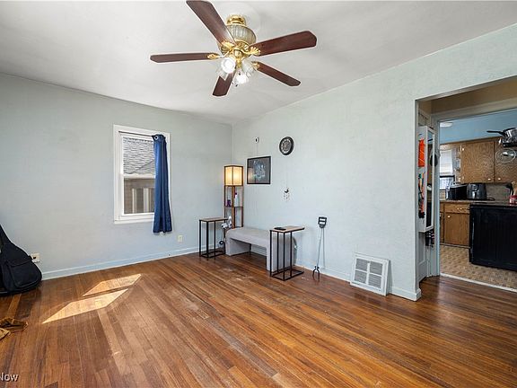 3rd image of 1484 Tonawanda Ave