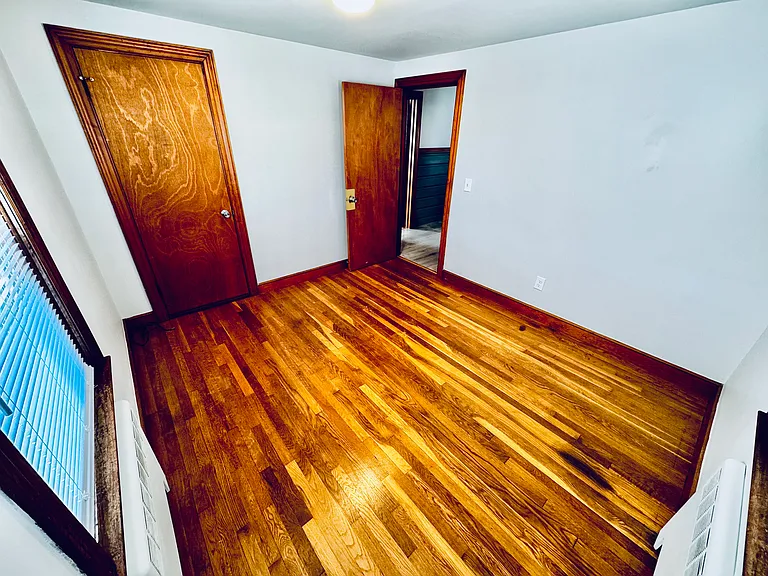 10 Thompson St #2 — Photo 8