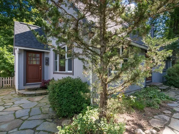 97 Crossbrook Ave, Amherst, MA 01002