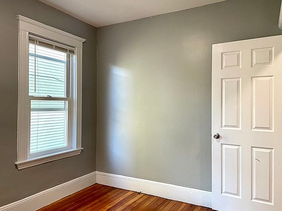 5th image of 29 W Tremlett St #1